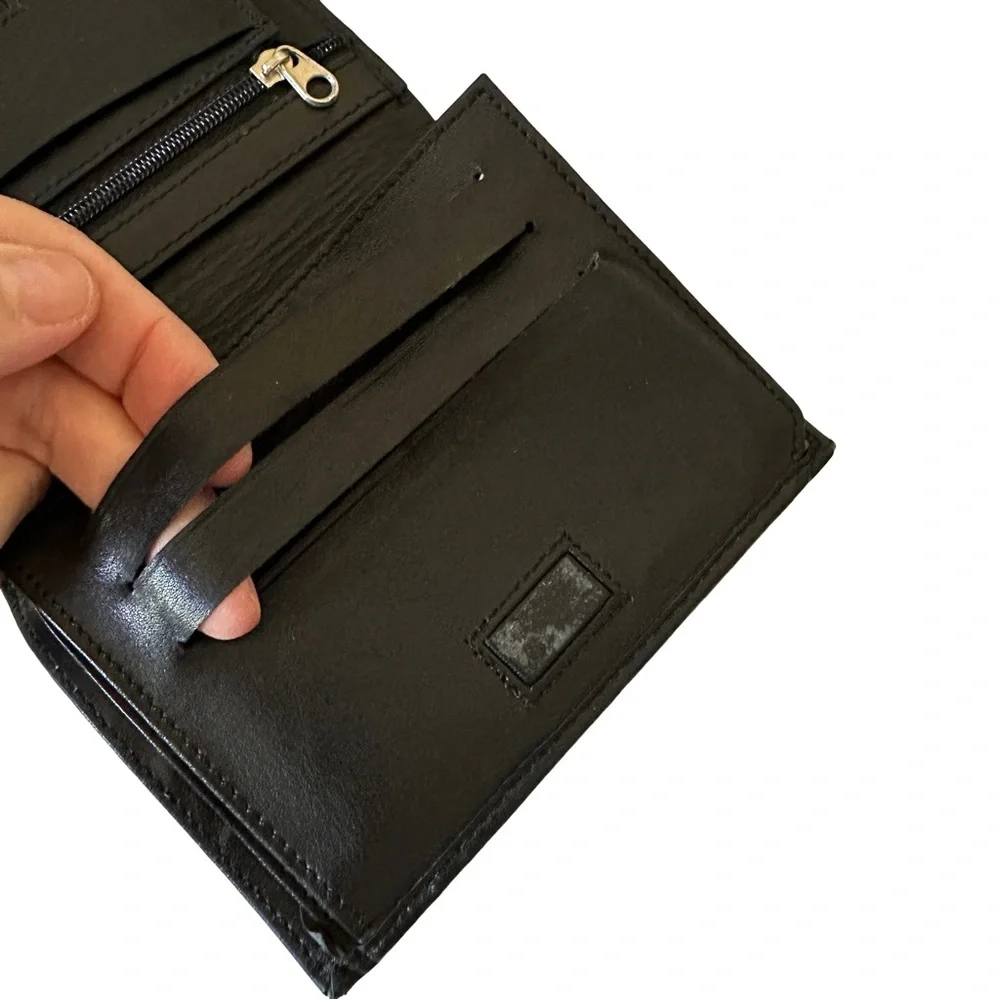 Genuine Leather Black Wallet Zip Snap Closure Card Holder Cash Compartments GUC